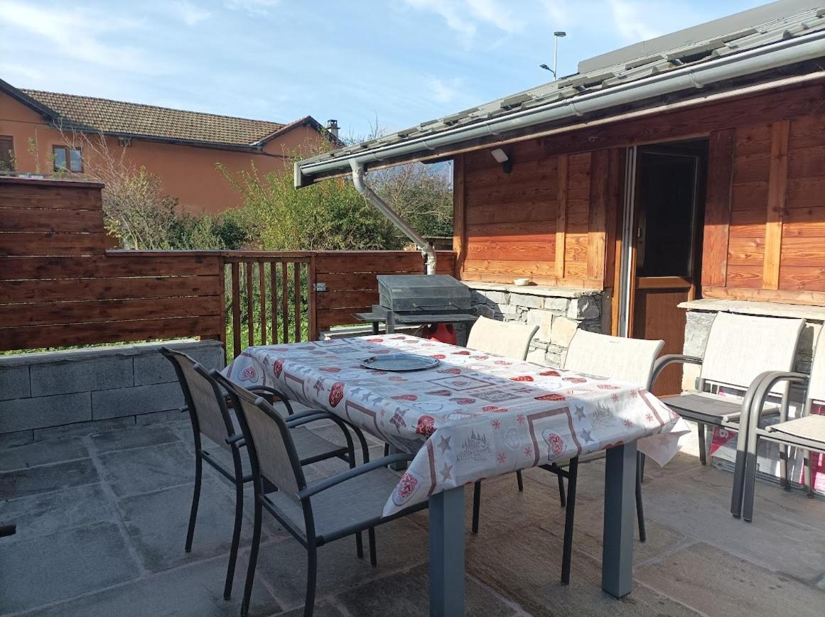 Joli Appart Terrasse Et Jardinet Albertville Εξωτερικό φωτογραφία